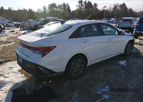 2024 Hyundai Elantra Sel from USA, damaged, VIN KMHLM4DG9RU782011